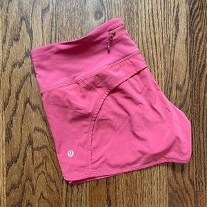Lululemon Speed Up High-Rise Short 2.5" !